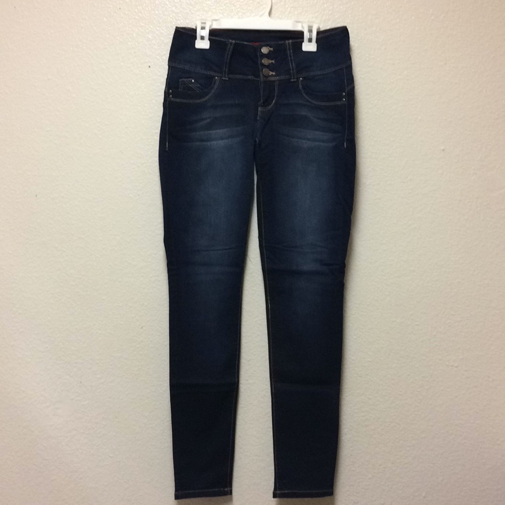 **NWOT** Ladies YMI stretch jeans size 5
